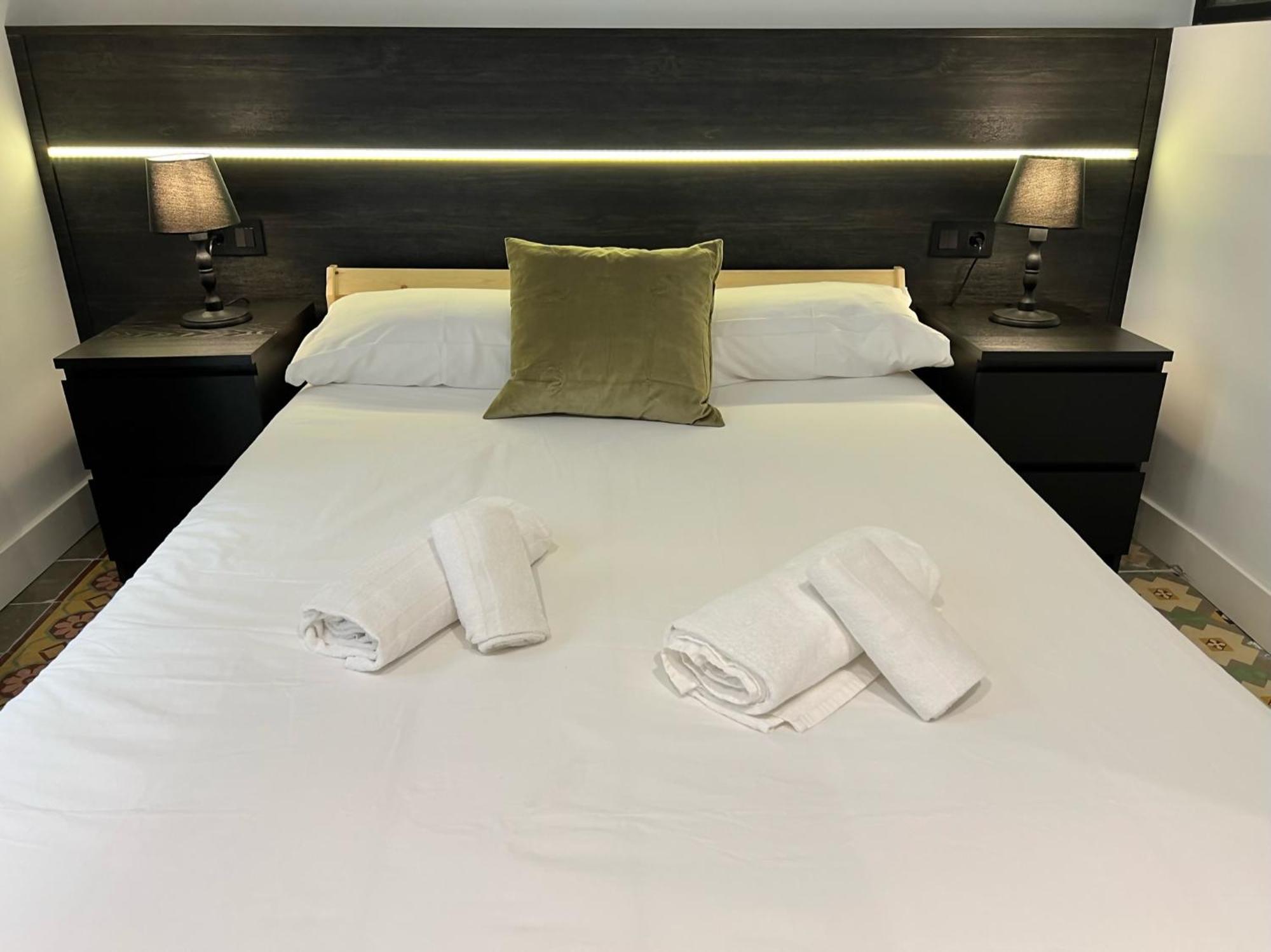 Apartamenticos El Tubo I Saragosse Chambre photo